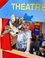 Театральная игровая зона в английском детском саду. Фотосъёмка детей в детских садах и в семье.